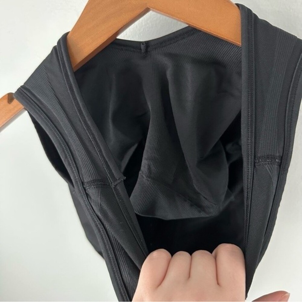 Lululemon Black V-Neck Racerback Tank Workout Gym Activewear Training - Picture 9 of 13